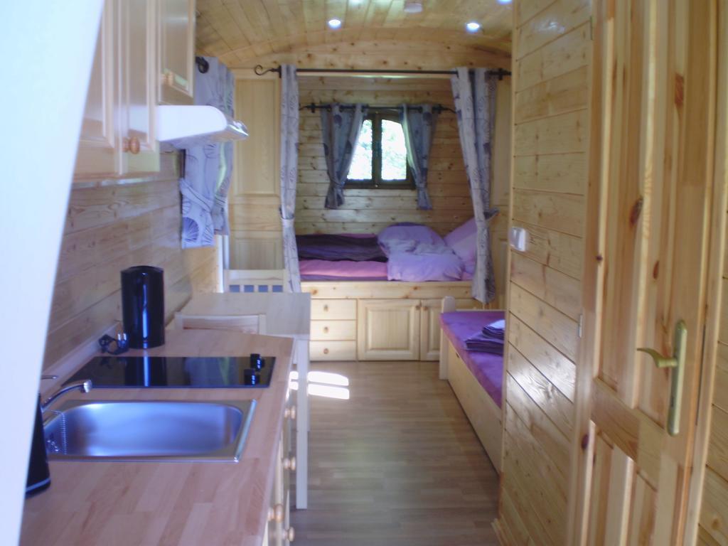 Les Roziers - Roulotte Bed & Breakfast Bagnac Rom bilde